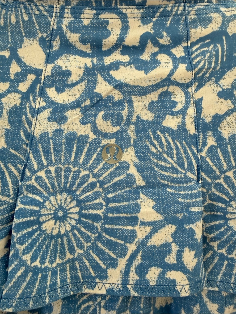 Lululemon Travel to Track Blue Floral Print Women's Jacket size 10 - Picture 13 of 13
